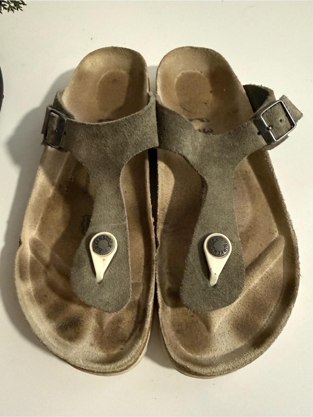 Birkenstock leather sandals women size 7 Suede Toe-Post Sandals with Cream